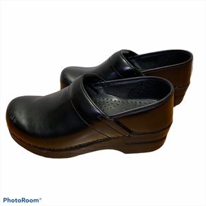 Dansko professional black leather clogs